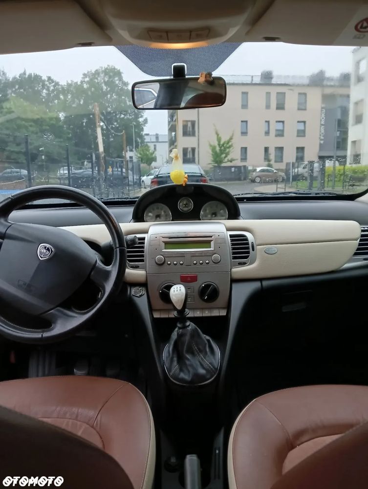 Lancia Ypsilon 1.4 8V Platino (4 os.) - 19