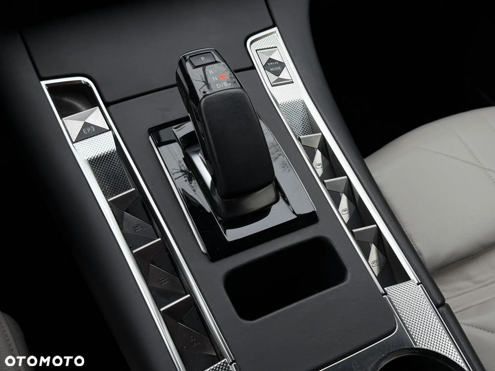 DS Automobiles DS 7 Crossback 1.6 E-Tense Bastille + - 24