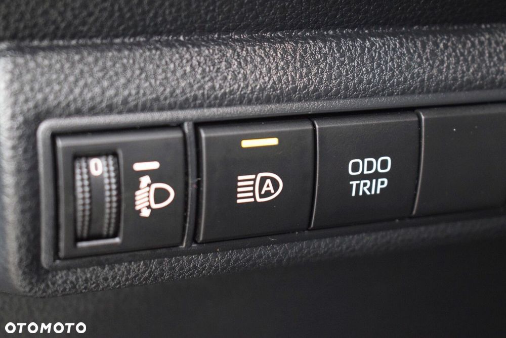 Toyota Corolla 1.8 Hybrid Comfort - 28