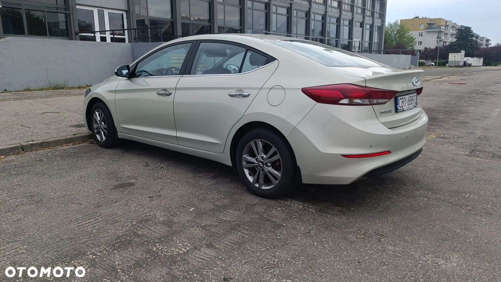 Hyundai Elantra 1.6 Comfort - 7
