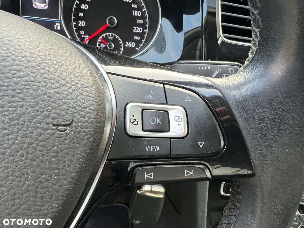 Volkswagen Golf - 14