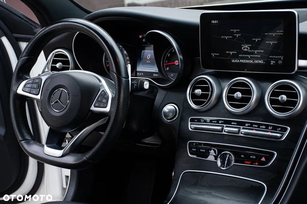 Mercedes-Benz Klasa C 400 4Matic 7G-TRONIC AMG Line - 25