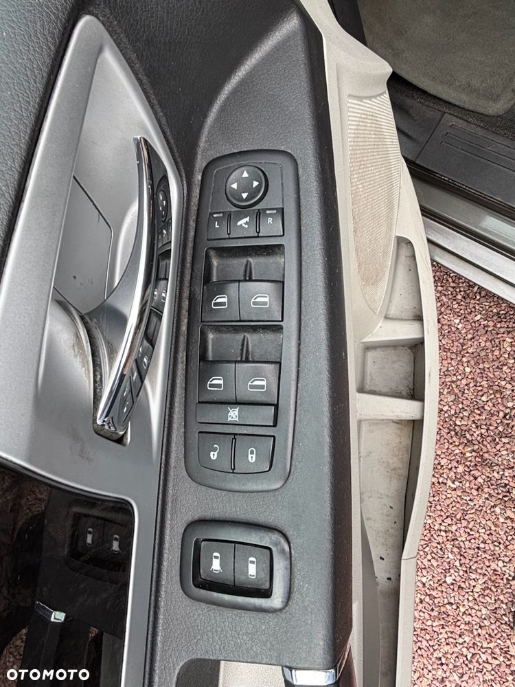 Chrysler Grand Voyager 2.8 CRD Automatik Limited - 28