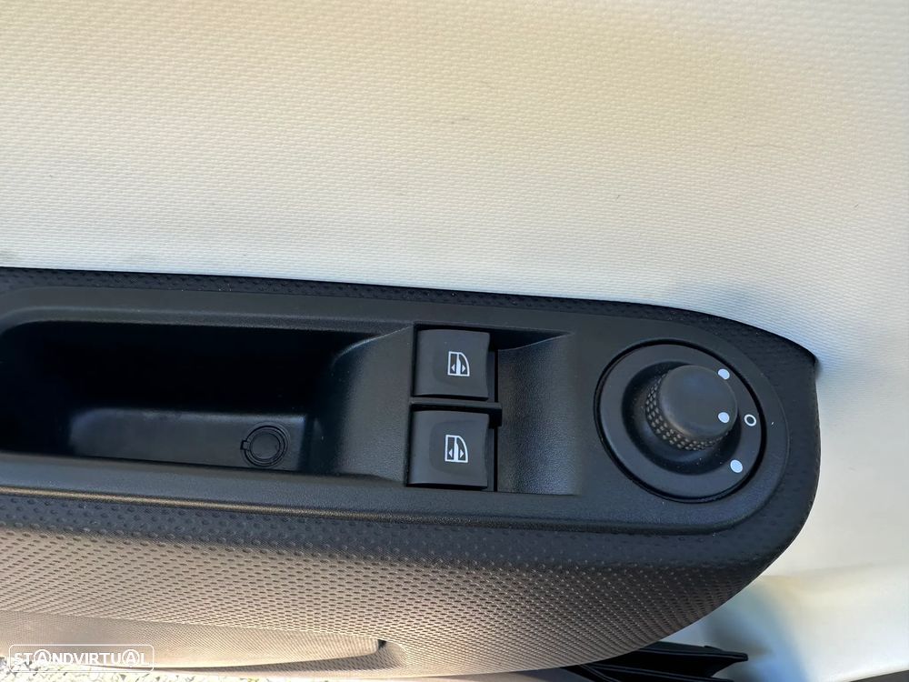 Renault Twingo 1.0 SCe Intens - 35