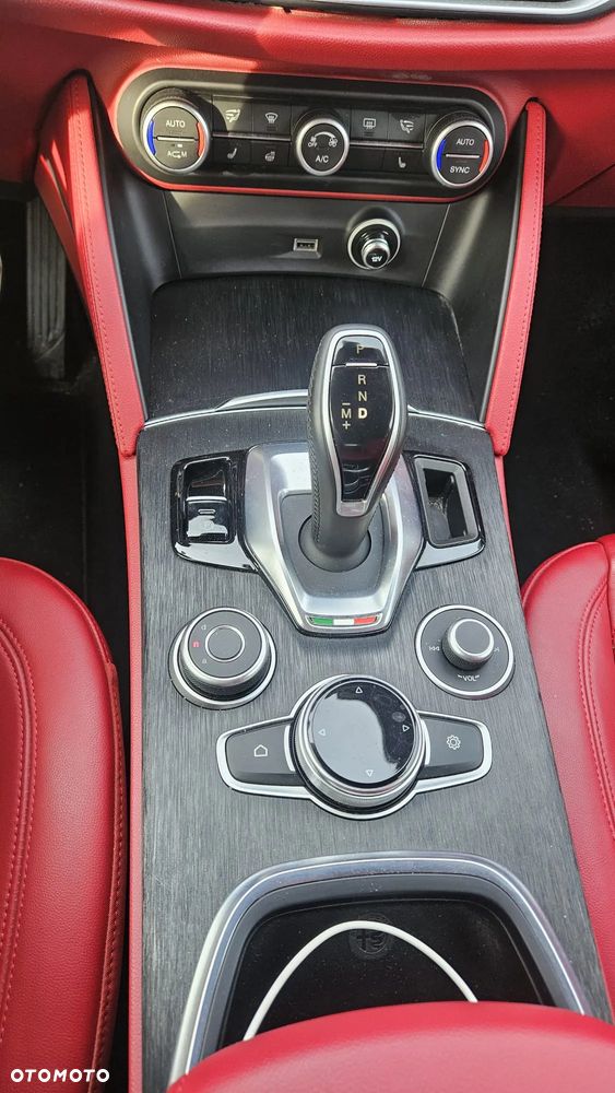 Alfa Romeo Stelvio 2.0 Turbo B-Tech Edition Q4 - 15