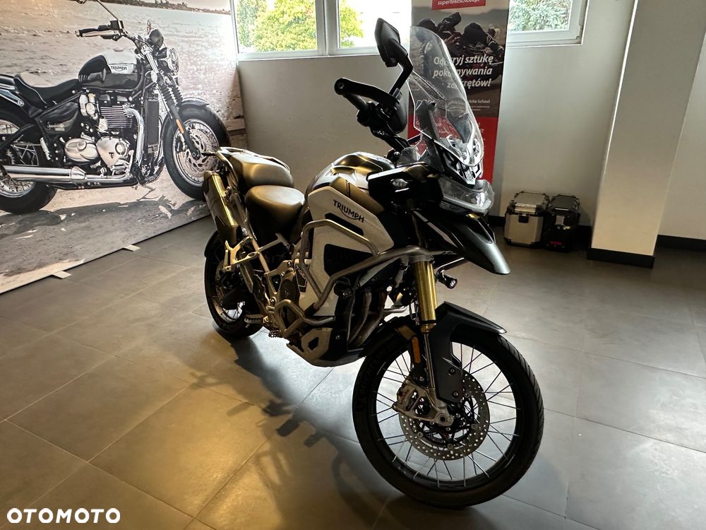 Triumph Tiger - 1