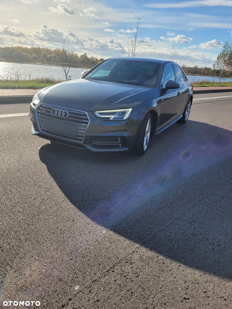 Audi A4 Limousine - 1