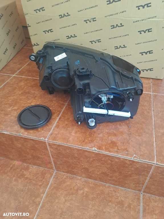 Far stanga/dreapta VW Jetta 4 an 2008-2016 , faruri noi - 4