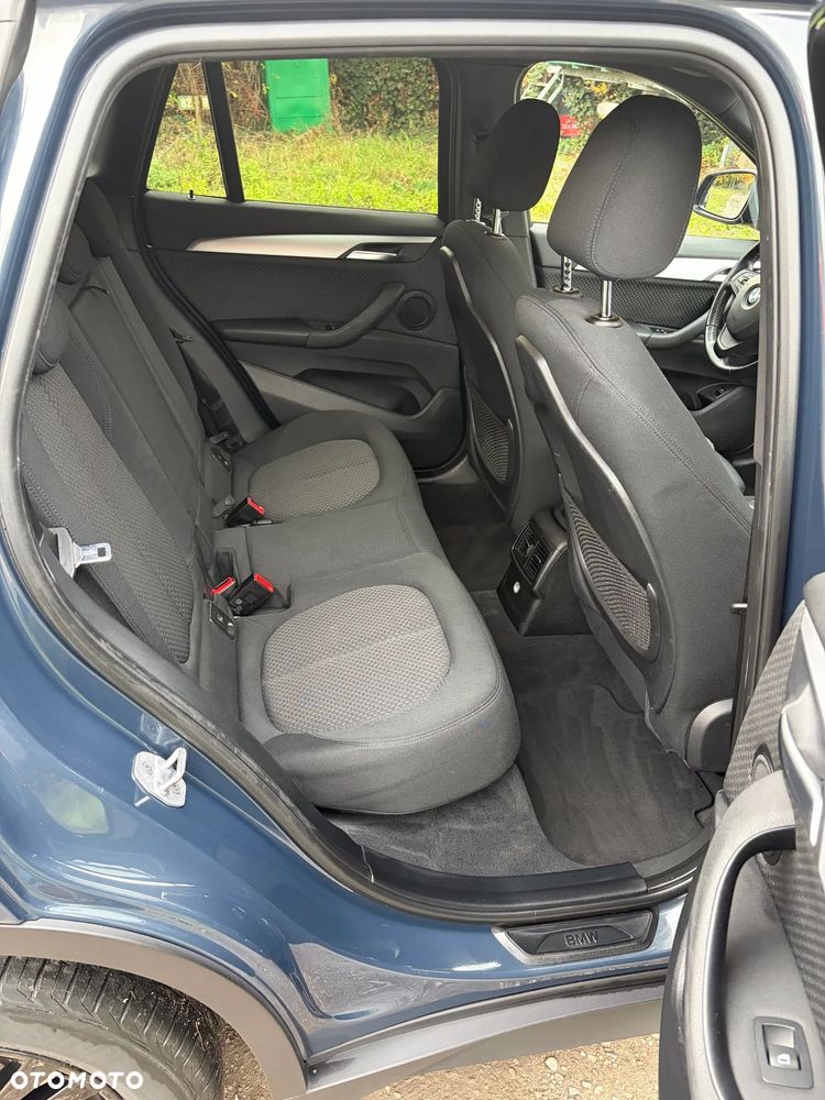 BMW X1 xDrive20i Advantage - 8