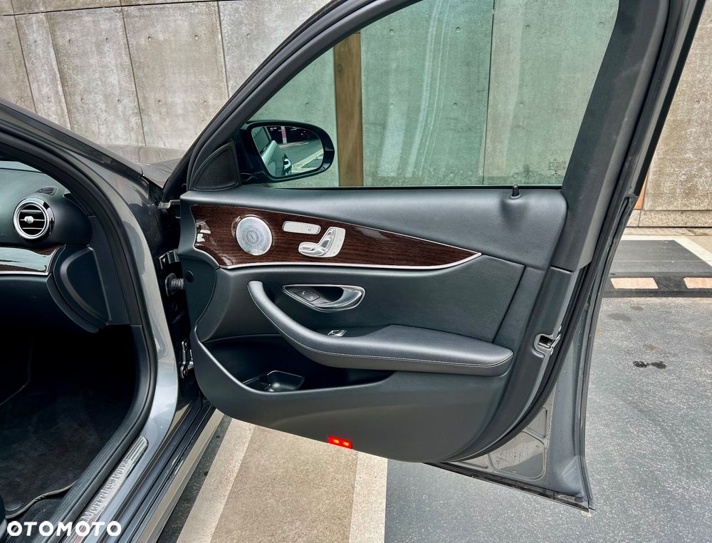 Mercedes-Benz Klasa E - 19