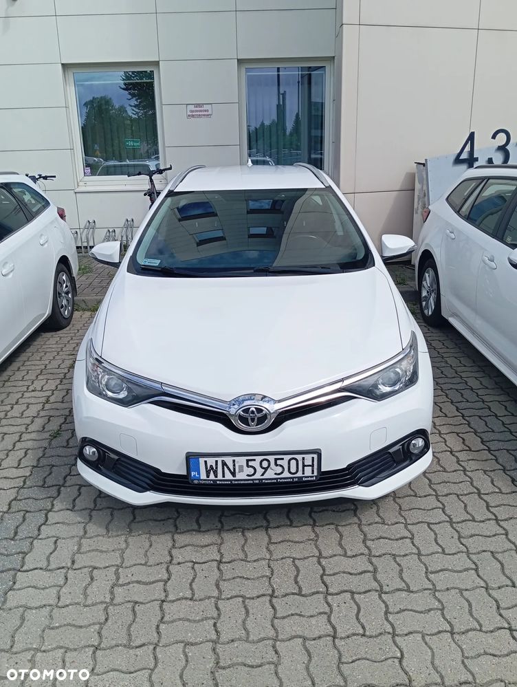 Toyota Auris 1.6 Premium - 1