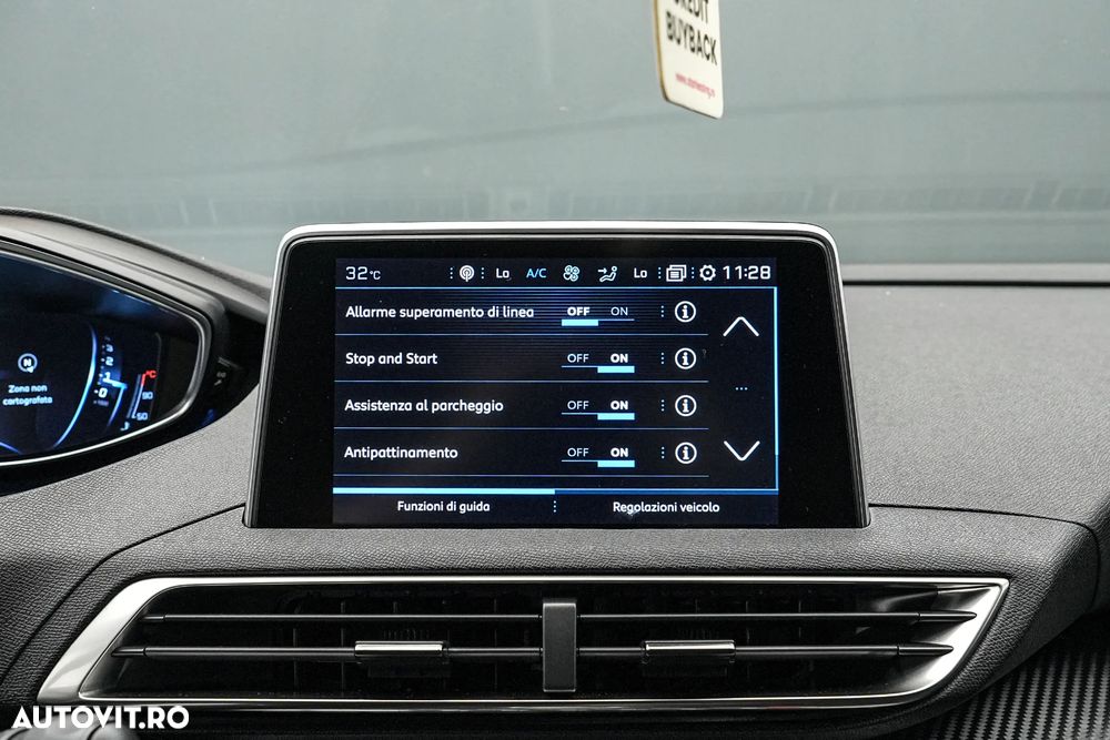 Peugeot 3008 1.2 PureTech 130 EAT8 Allure Pack - 23