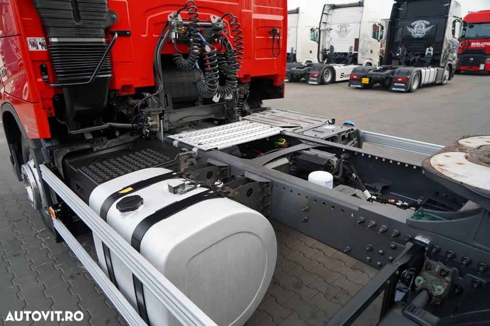 Volvo FM 430 / FULL ADR / GREUTATE: 6.800 KG / CABINĂ JOSĂ / 2022 / DUPĂ CONTRACT DE SERVICE GOLD / - 14