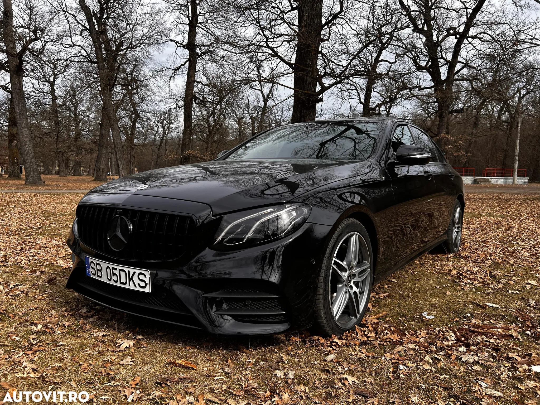Mercedes-Benz E 220 d T 9G-TRONIC AMG Line - 5