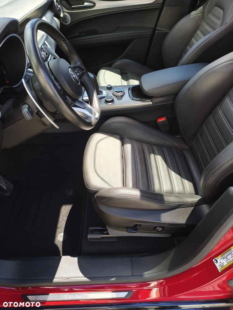 Alfa Romeo Stelvio 2.0 Turbo 16V AT8-Q4 Veloce Ti - 26
