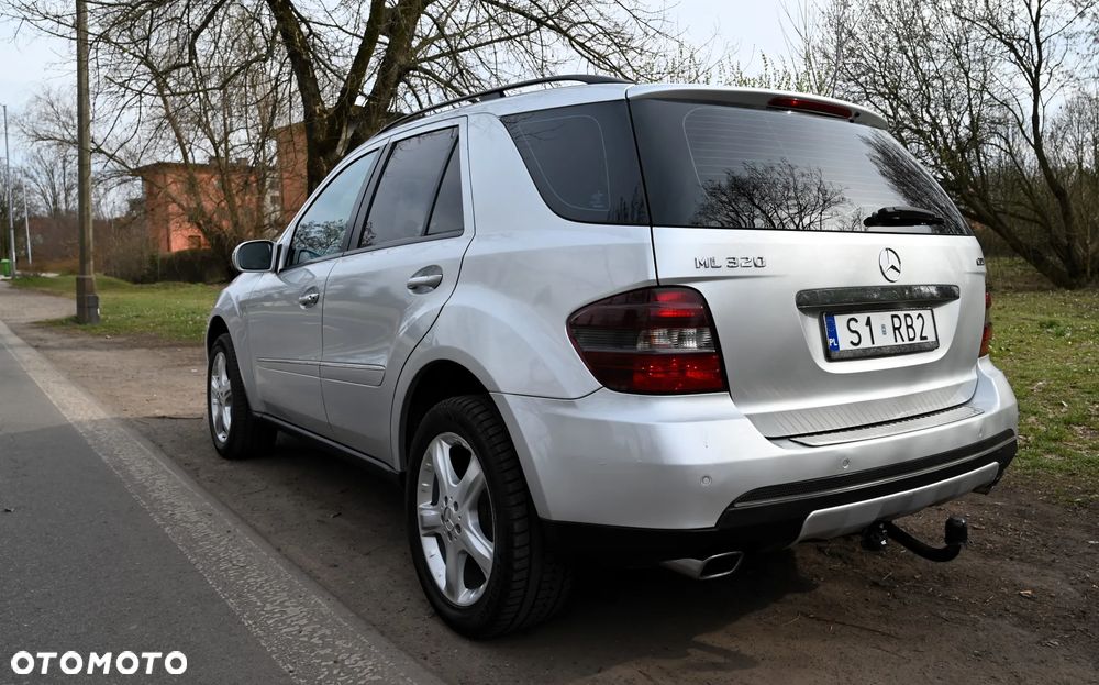 Mercedes-Benz ML - 19