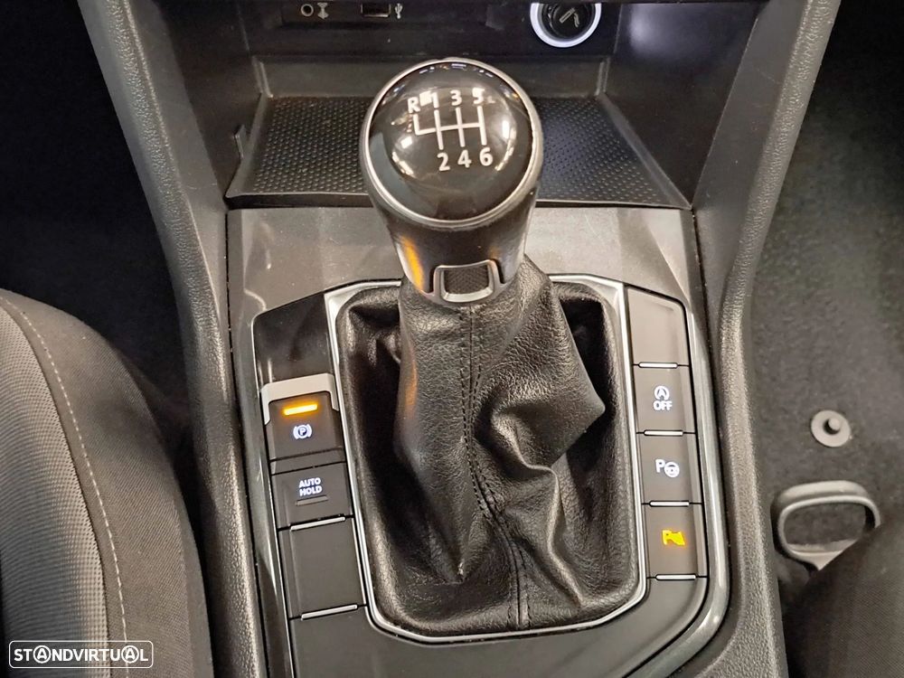 VW Tiguan 1.6 TDI Confortline - 16
