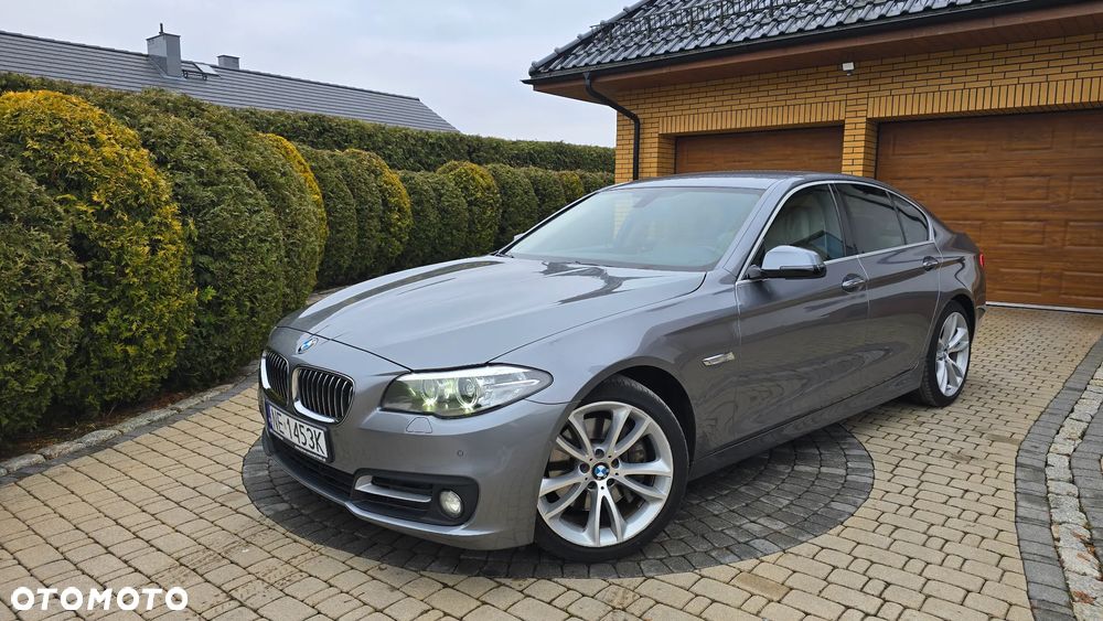 BMW Seria 5 525d xDrive Luxury Line - 11