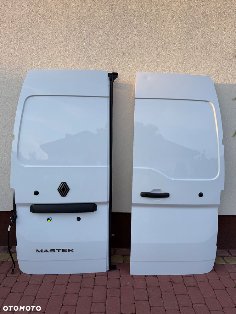 Drzwi tylne kompletne nowe Renault Master IV V 2024R-