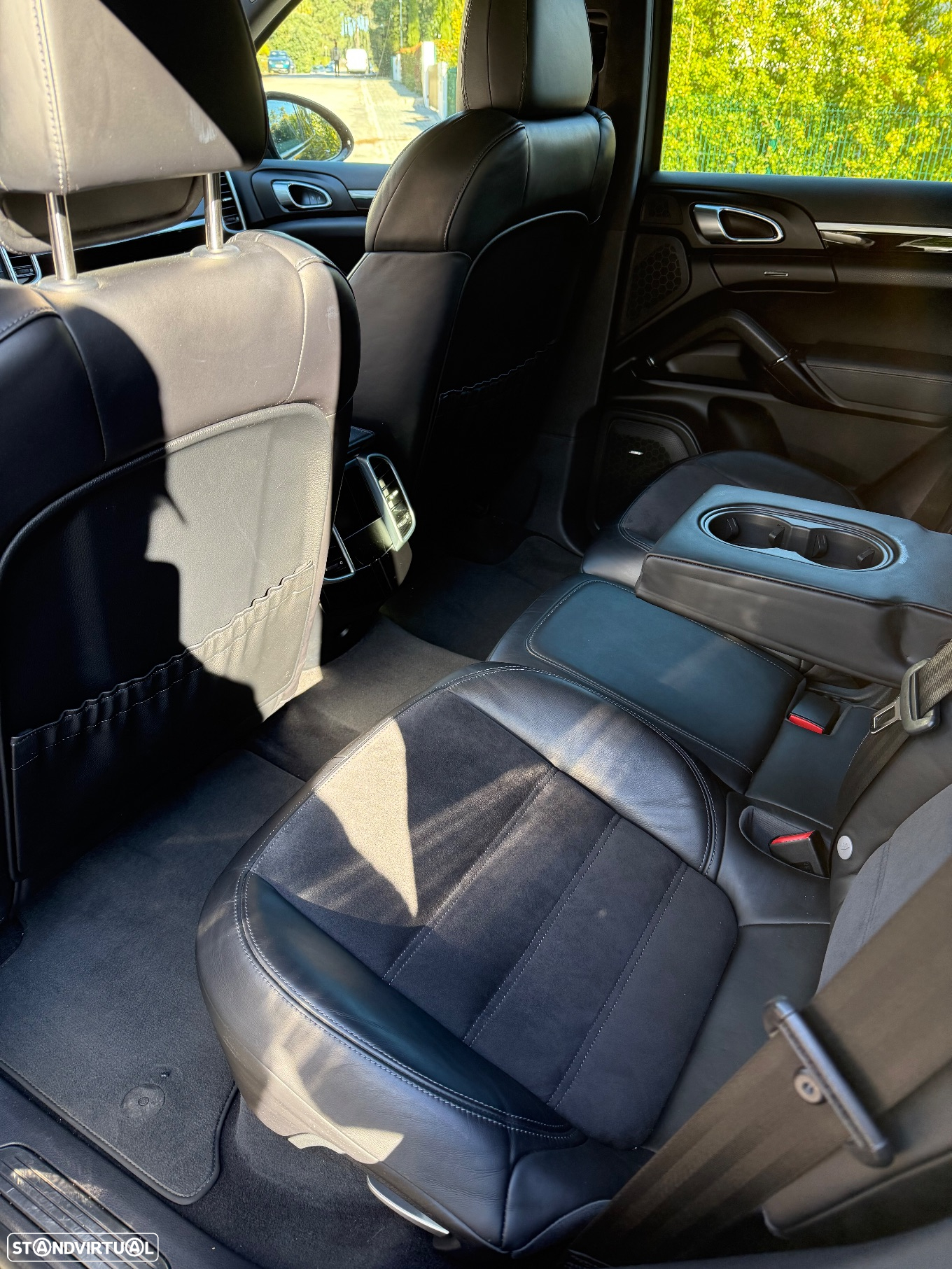Porsche Cayenne Platinum Edition - 15