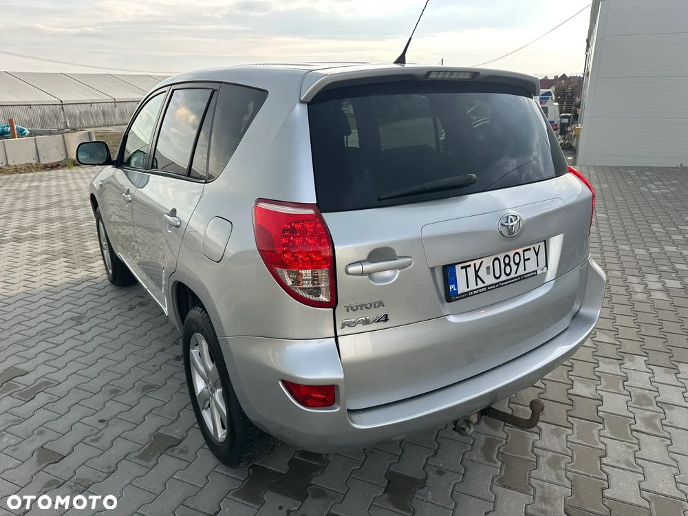 Toyota RAV4 2.2 D-4D 4x4 - 19