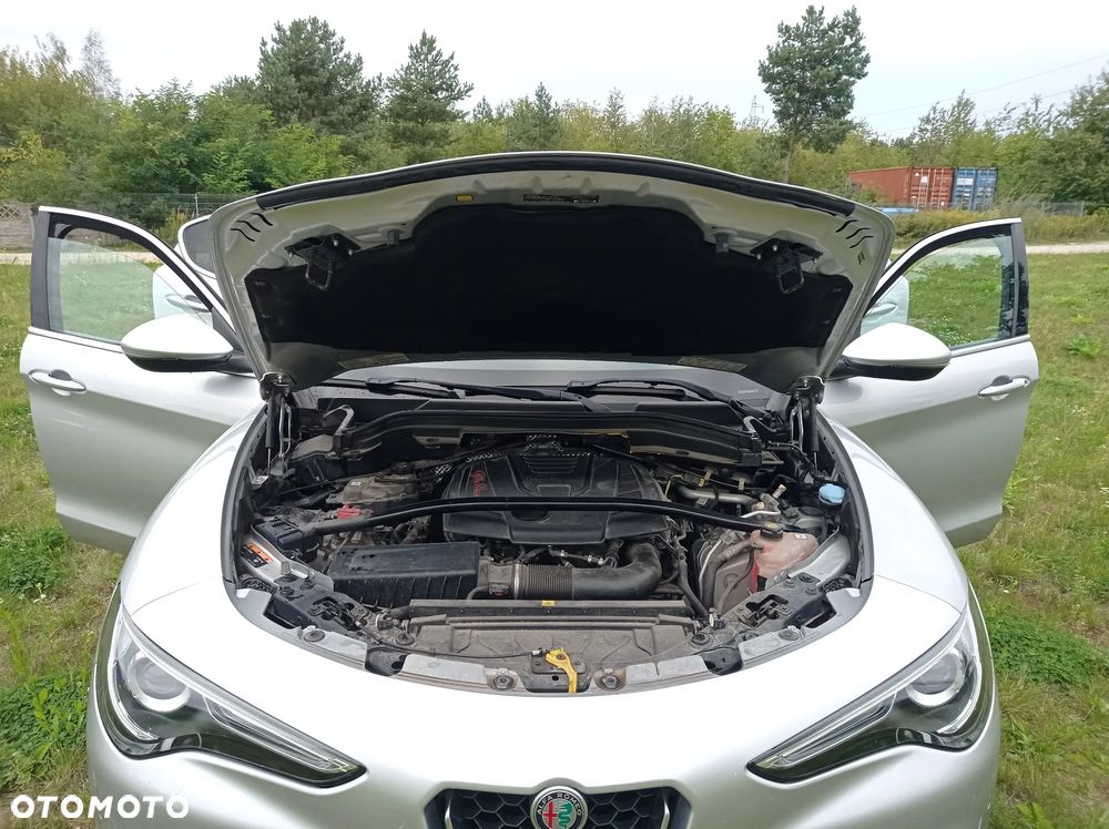 Alfa Romeo Stelvio - 13