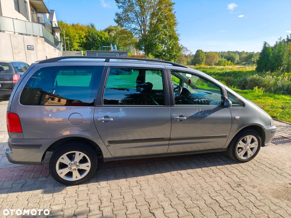 Seat Alhambra 2008 photo 4