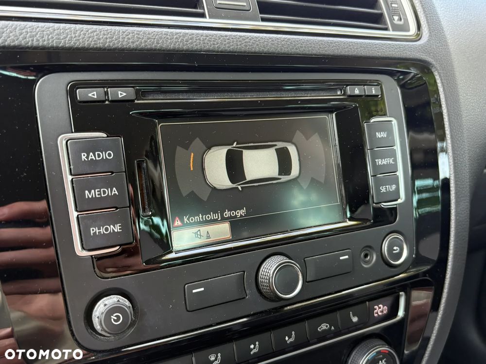 Volkswagen Jetta 1.4 TSI BMT Highline - 17