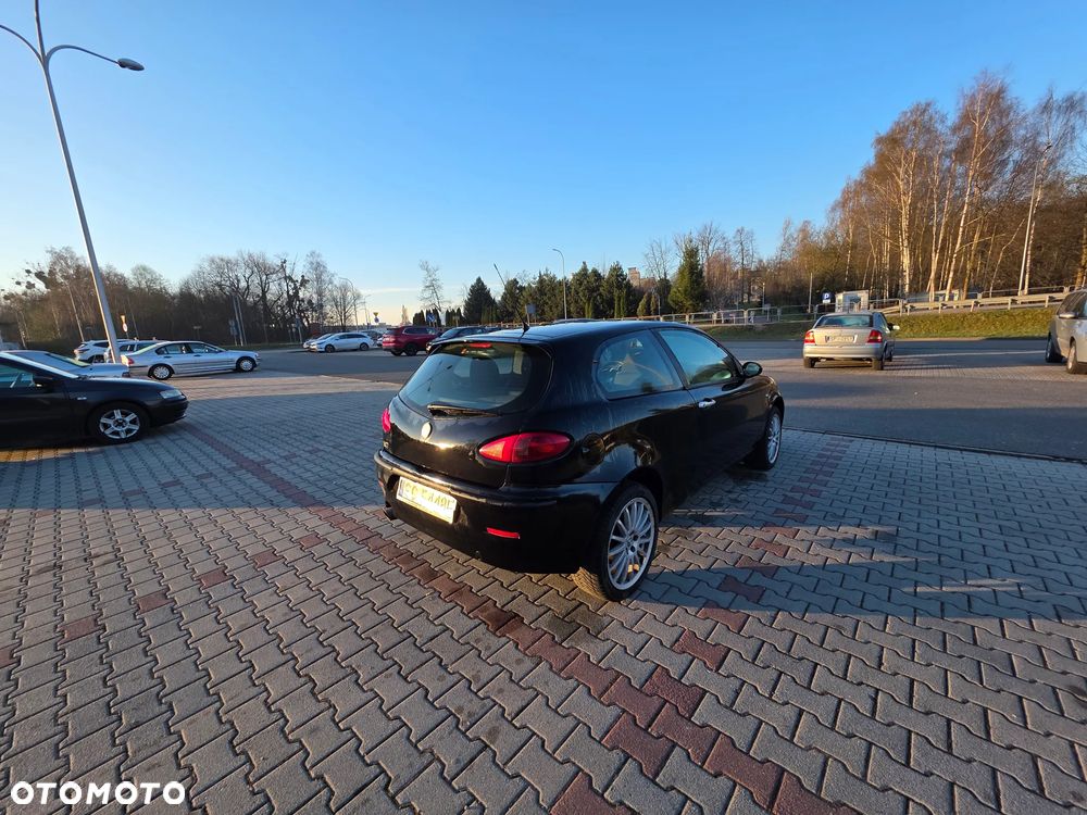 Alfa Romeo 147 - 2