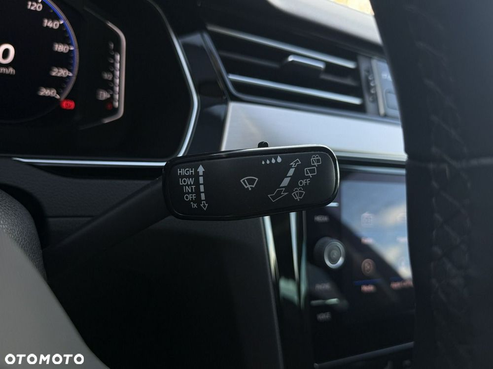 Volkswagen Passat 2.0 TSI Elegance DSG - 19