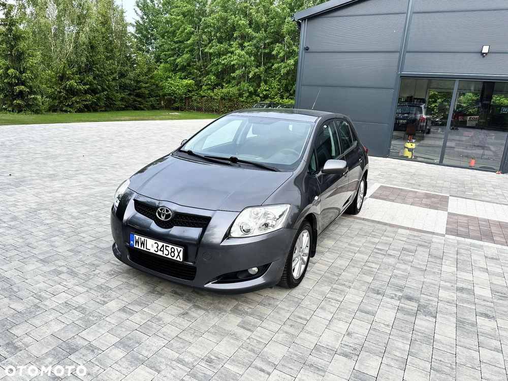 Toyota Auris 1.6 Premium Start - 1