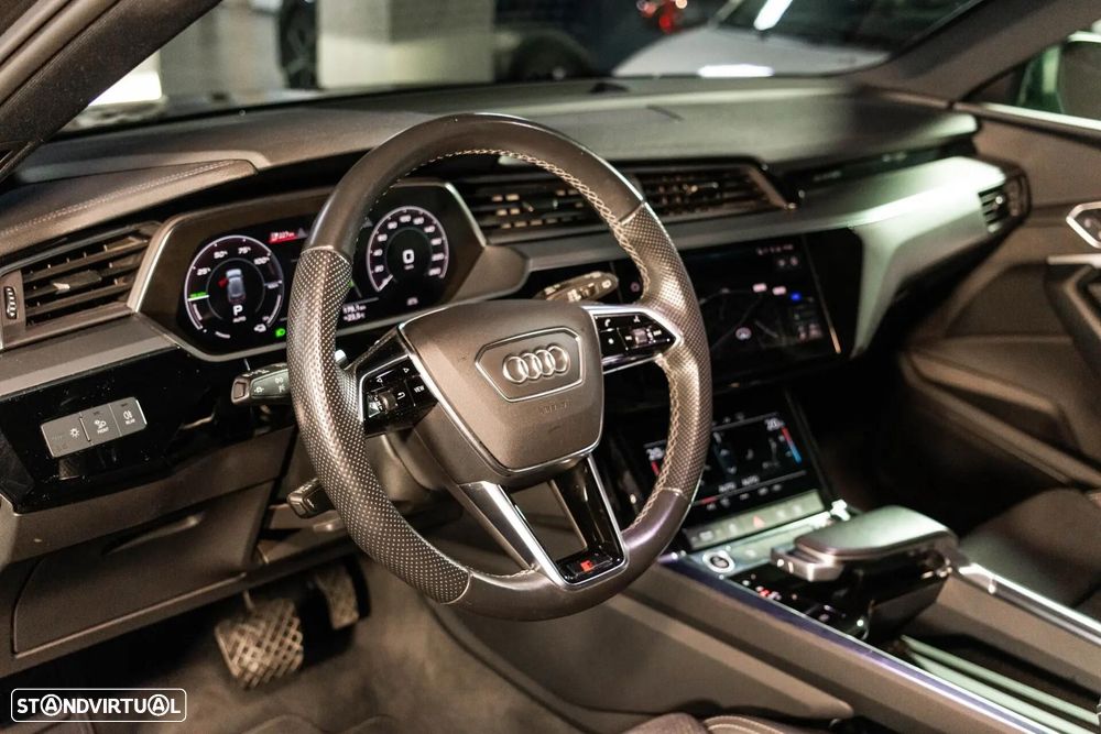 Audi e-tron 55 quattro - 15