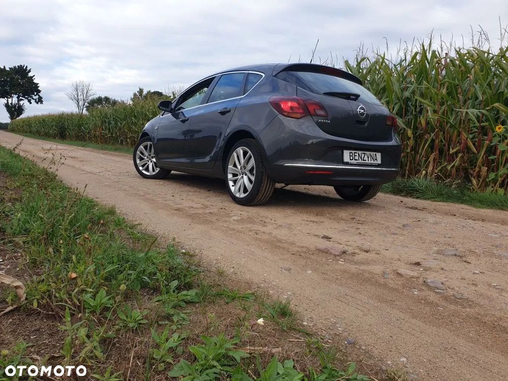 Opel Astra IV 1.4 T Cosmo - 13