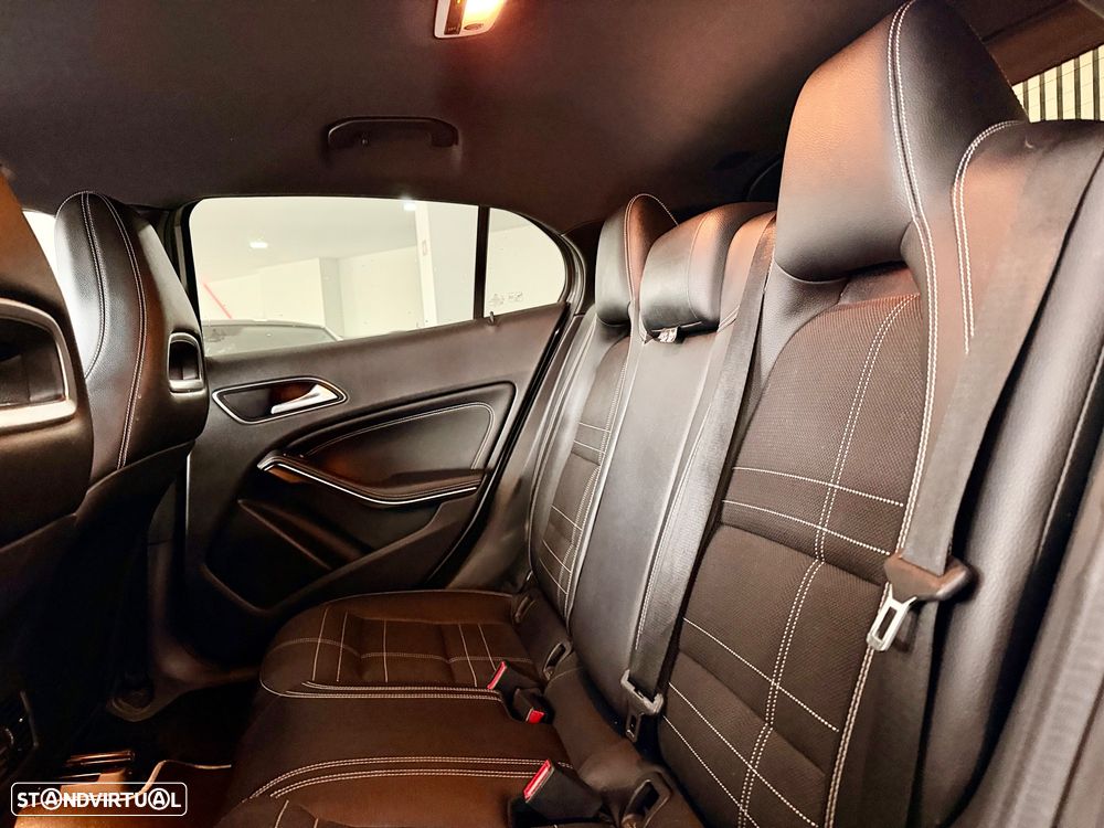 Mercedes-Benz GLA 220 CDI 4Matic 7G-DCT Urban - 17
