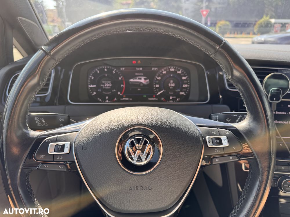 Volkswagen Golf - 27