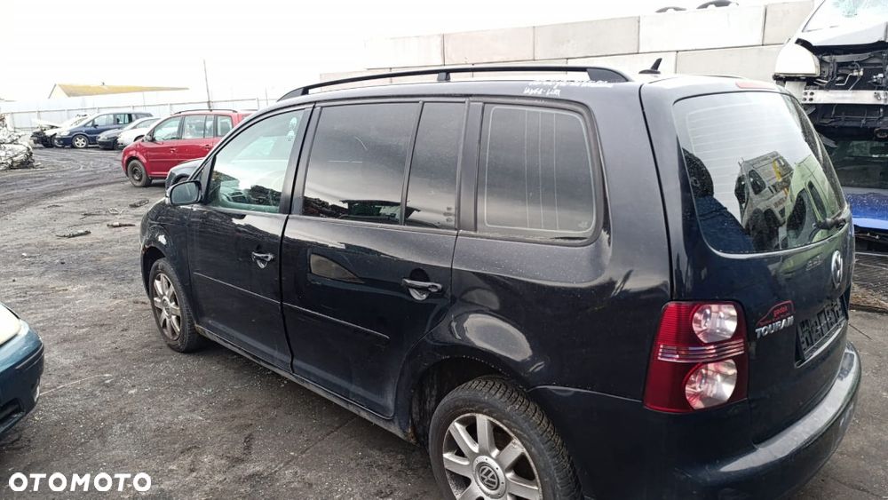 36114 VW Touran model od 06-10 silnik 1.9 TDI 105 km BLS skrzynia JYK lakier LC9X - 8