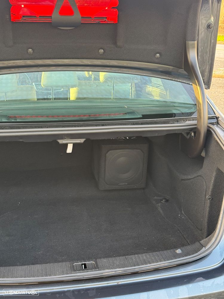 Mercedes-Benz E 250 CDi Avantgarde BlueEfficiency Auto. - 23