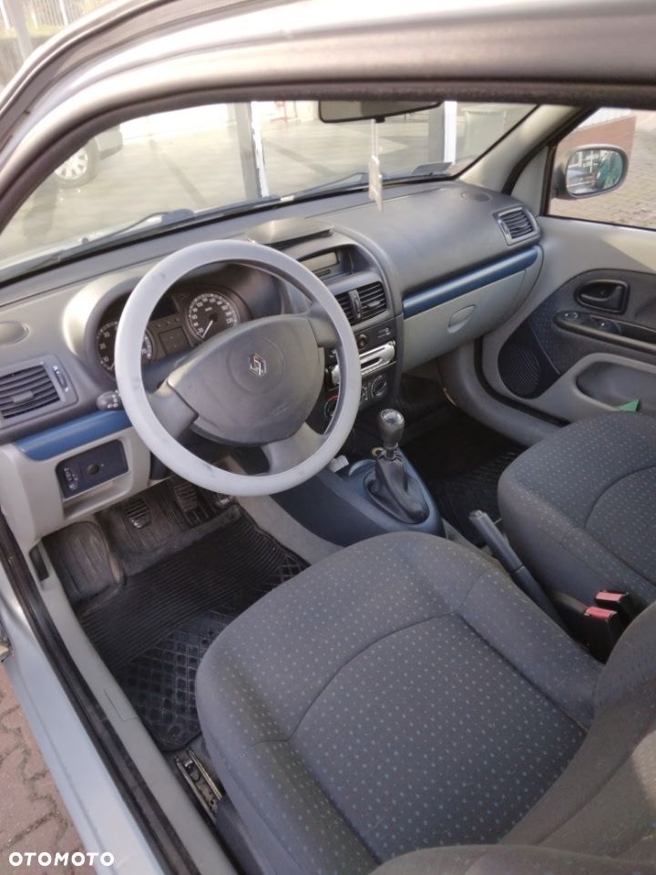 Renault Clio 2004 photo 4