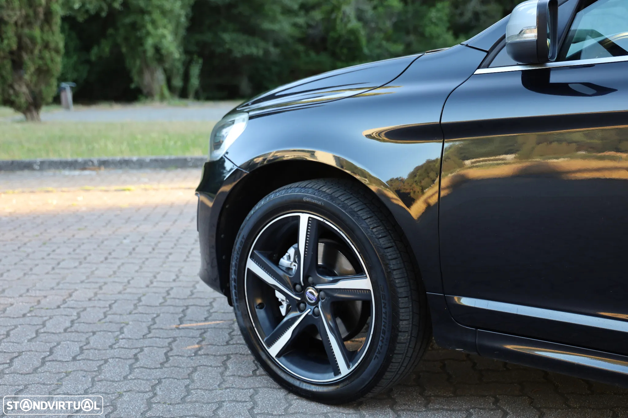 Volvo XC 60 2.0 D4 R-Design Geartronic - 13