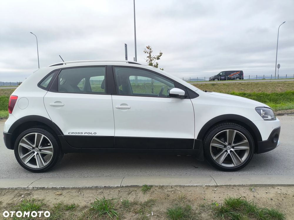 Volkswagen Polo 1.2 TSI DSG Cross Urban White - 4