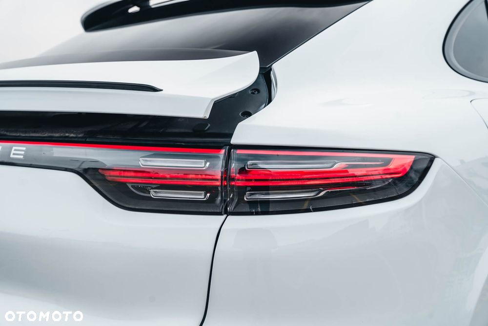 Porsche Cayenne Coupe E-Hybrid - 16