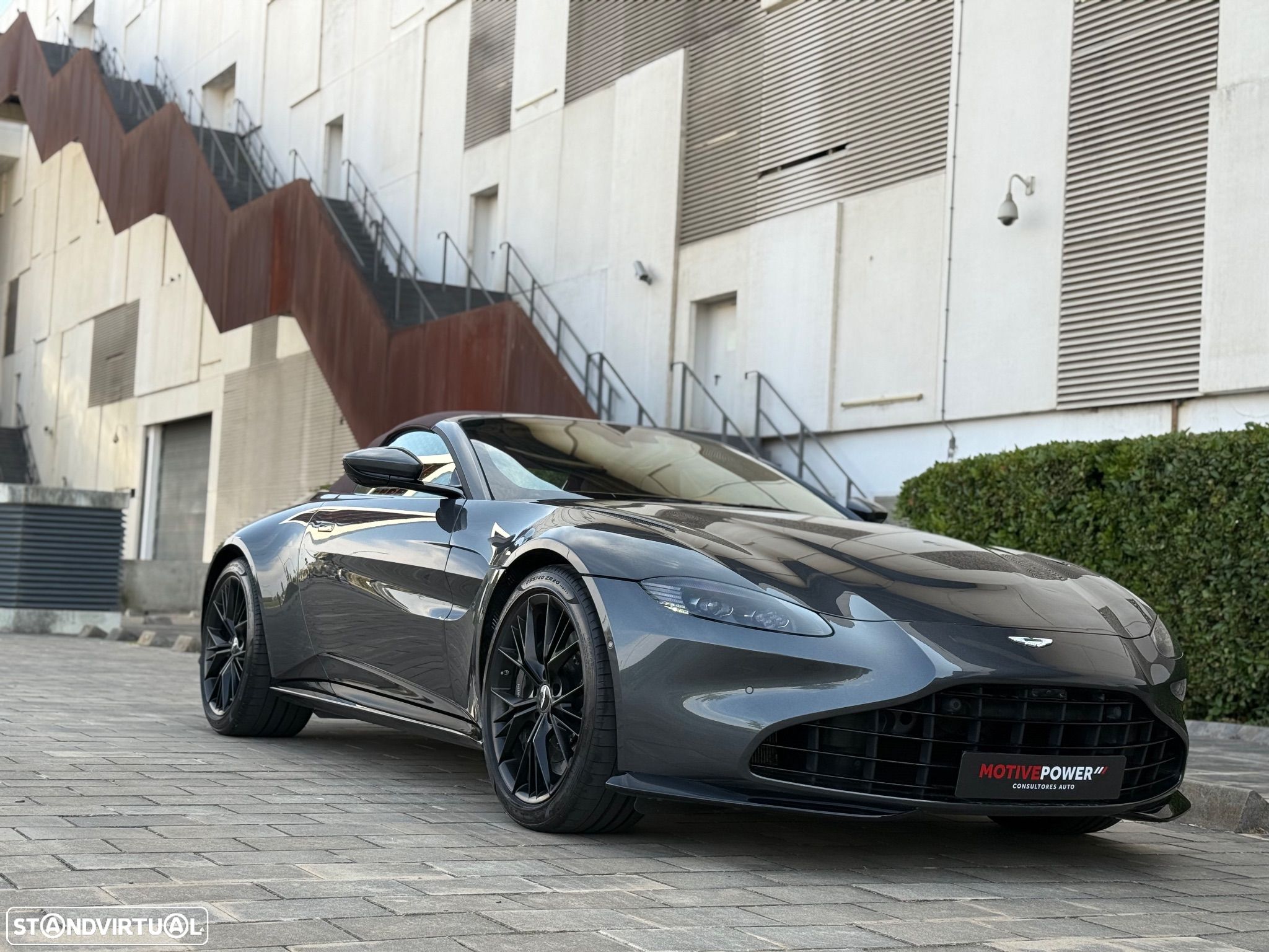 Aston Martin Vantage Roadster V8 - 1