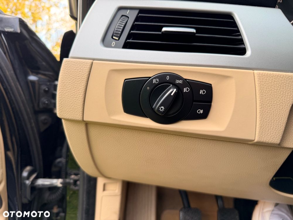 BMW Seria 3 325i - 28