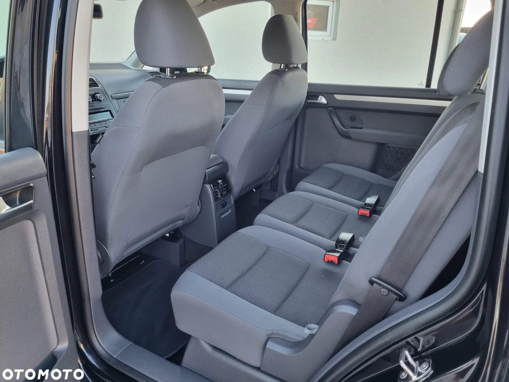 Volkswagen Touran - 14