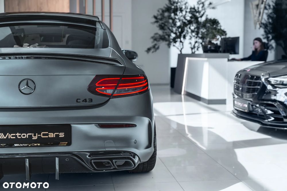 Mercedes-Benz Klasa C AMG 43 4Matic 9G-TRONIC - 14
