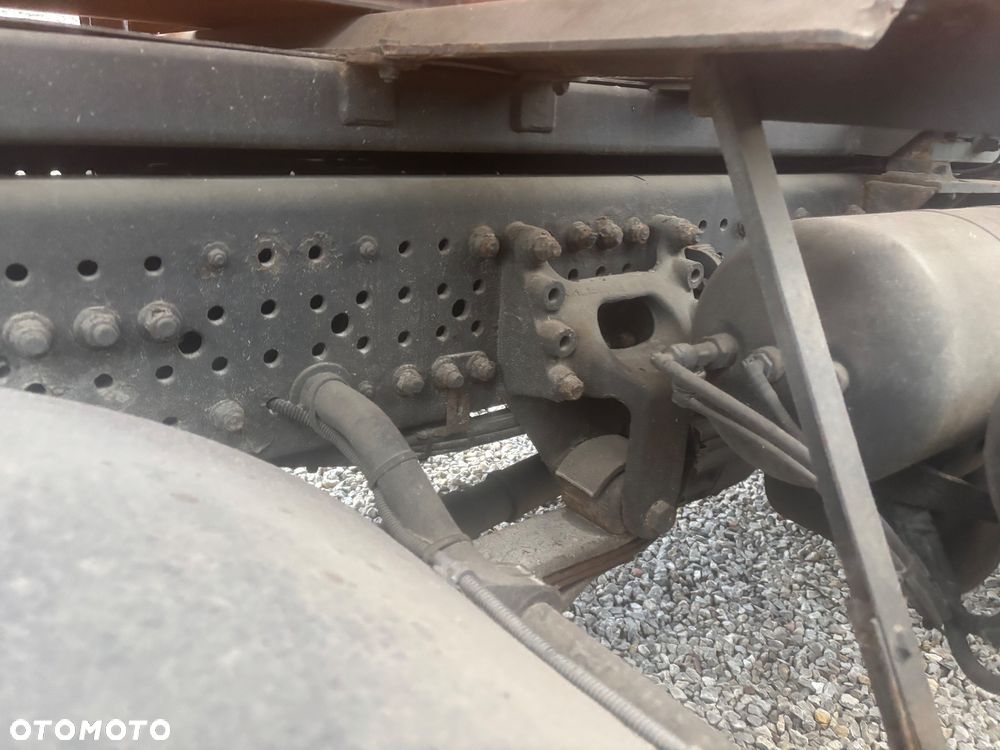 Mercedes-Benz AROCS 1824 4X4 Piaskarka solarka econ pług - 5