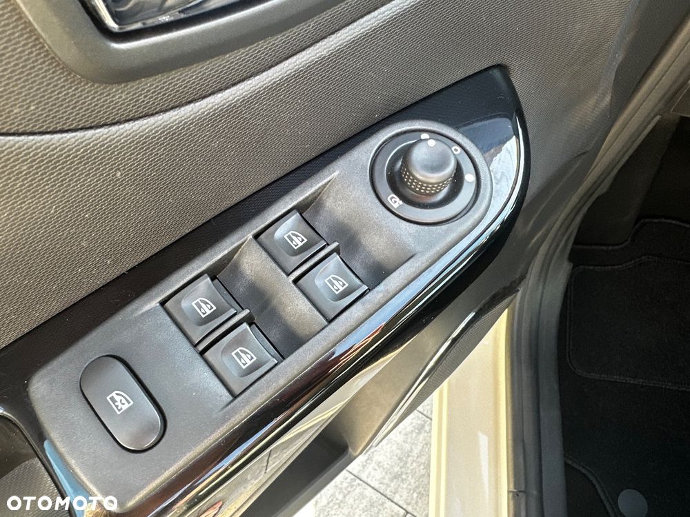 Renault Captur - 23