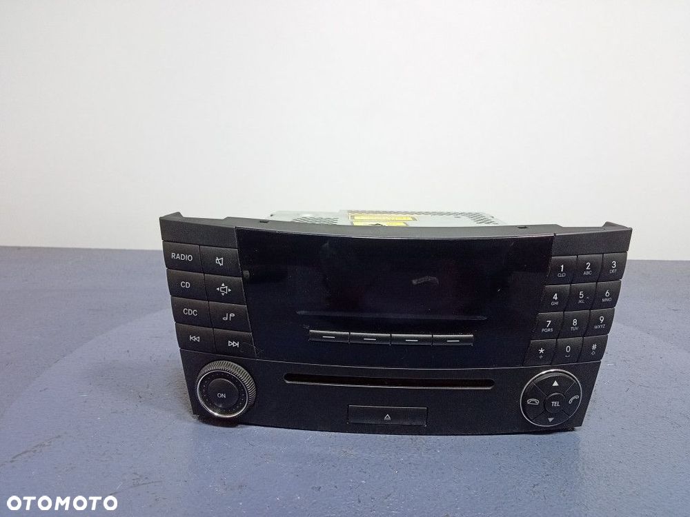 MERCEDES E KLASA W211 RADIOODTWARZACZ CD A2118209889 - 1