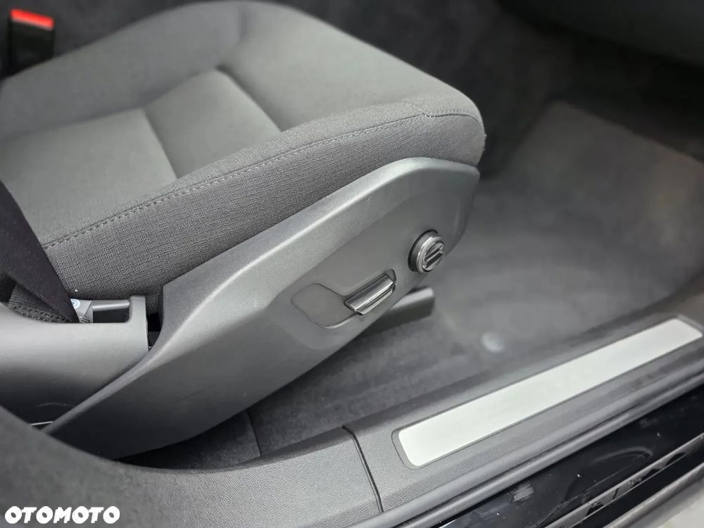Volvo XC 60 D4 Momentum Pro - 31