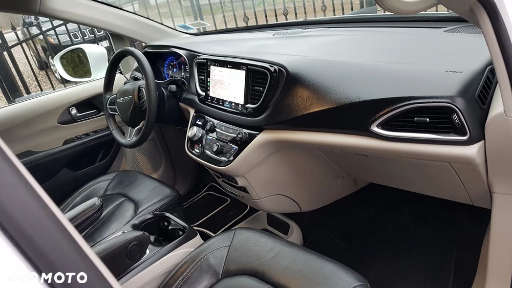 Chrysler Pacifica - 14